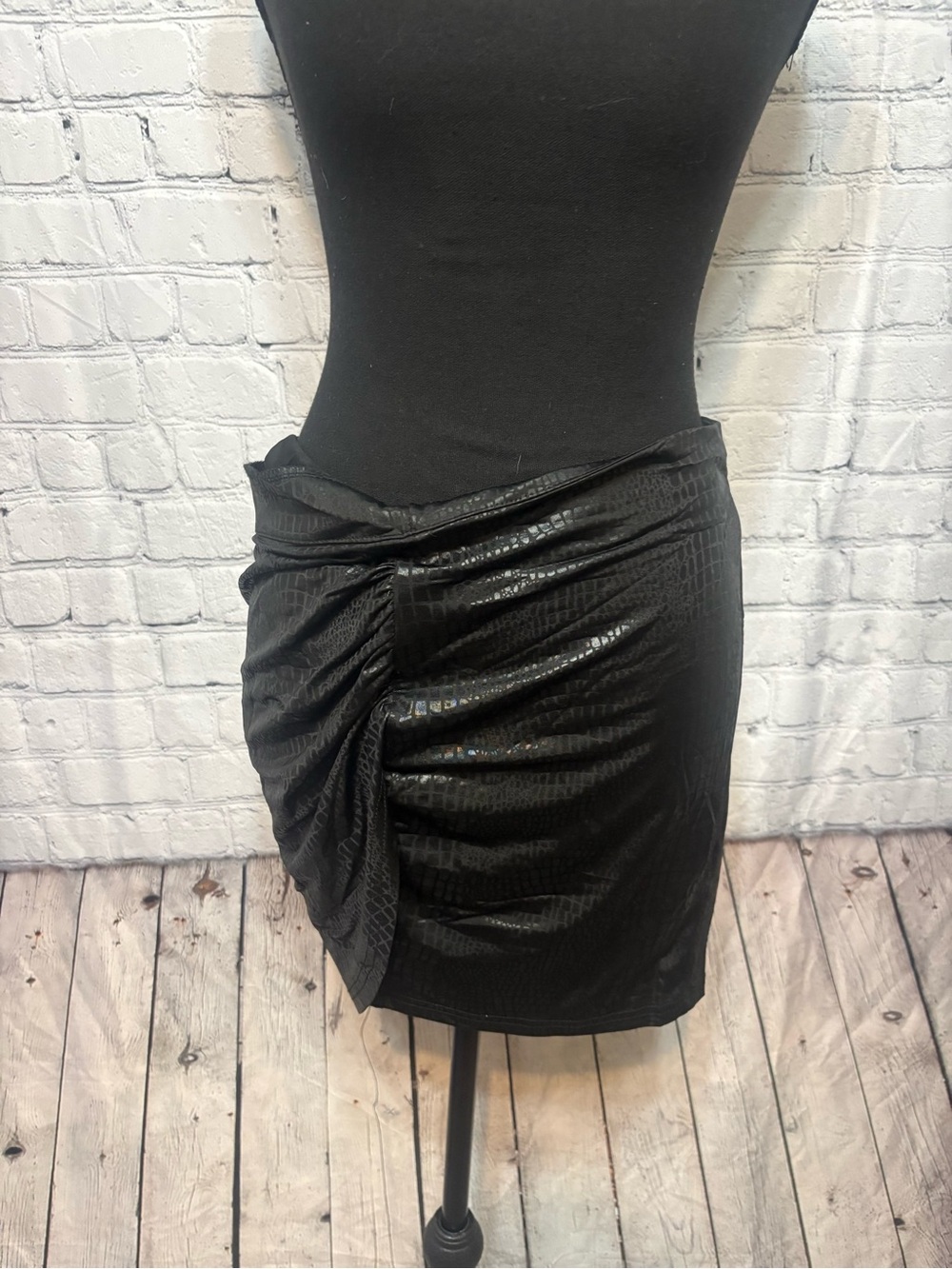 SHEIN Black Textured Ruched Mini Skirt